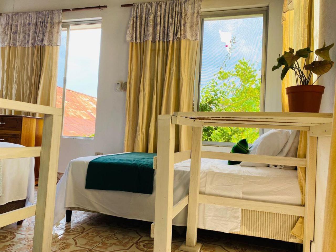 Casa Mima Hotel Флорес Екстериор снимка